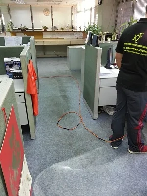 吊船清洗外牆