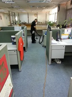 吊船清洗外牆